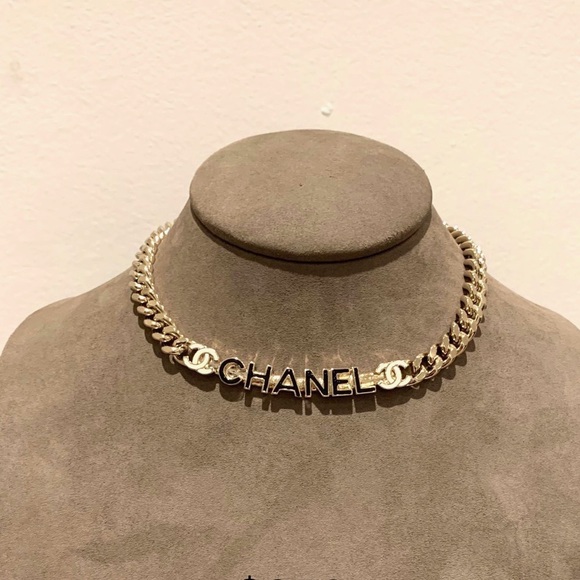 ✨NEW Chanel 22S Gold Chain Link Black White Pink Plate CC Choker✨